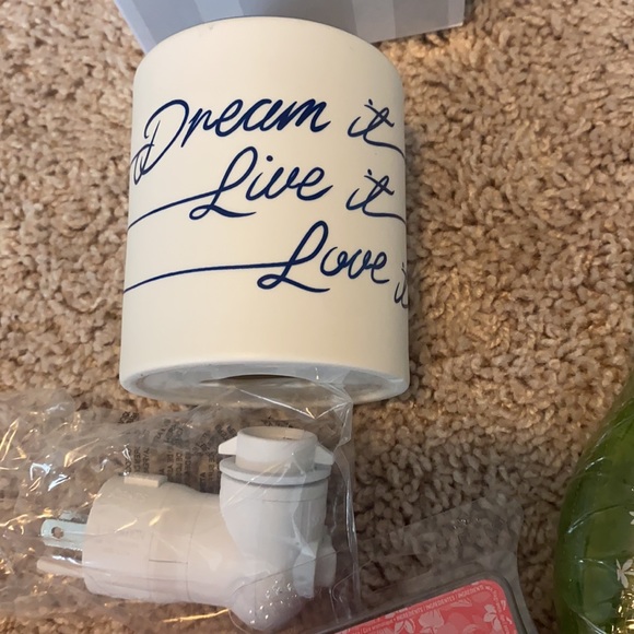 Scentsy Bundle - Picture 2 of 5